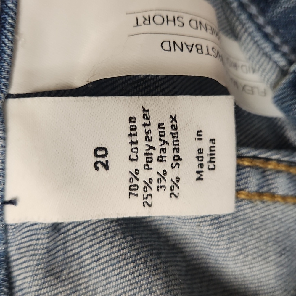 Lane Bryant Light Blue Jean Shorts with White Floral Embroidery - Picture 9 of 10